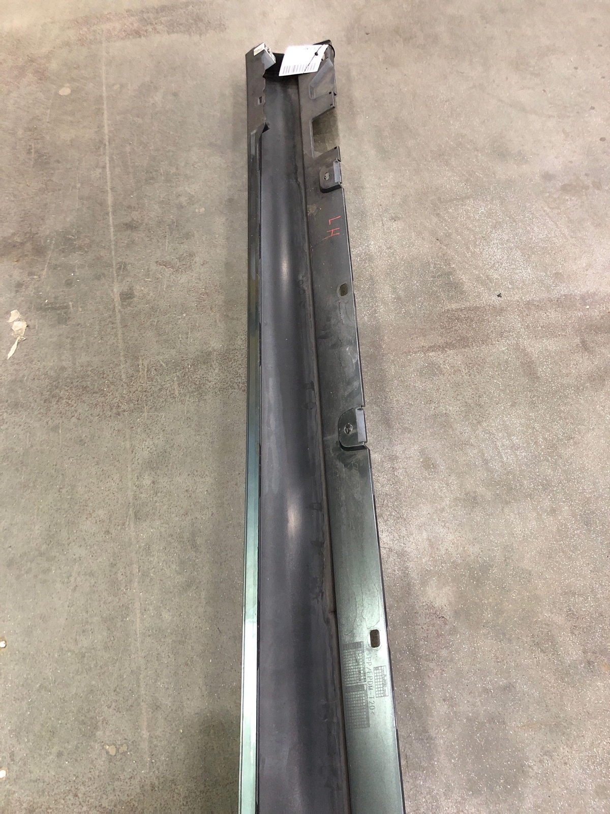 2017 - 2019 MERCEDES E300 OEM LEFT ROCKER PANEL TRIM *SOME WEAR  