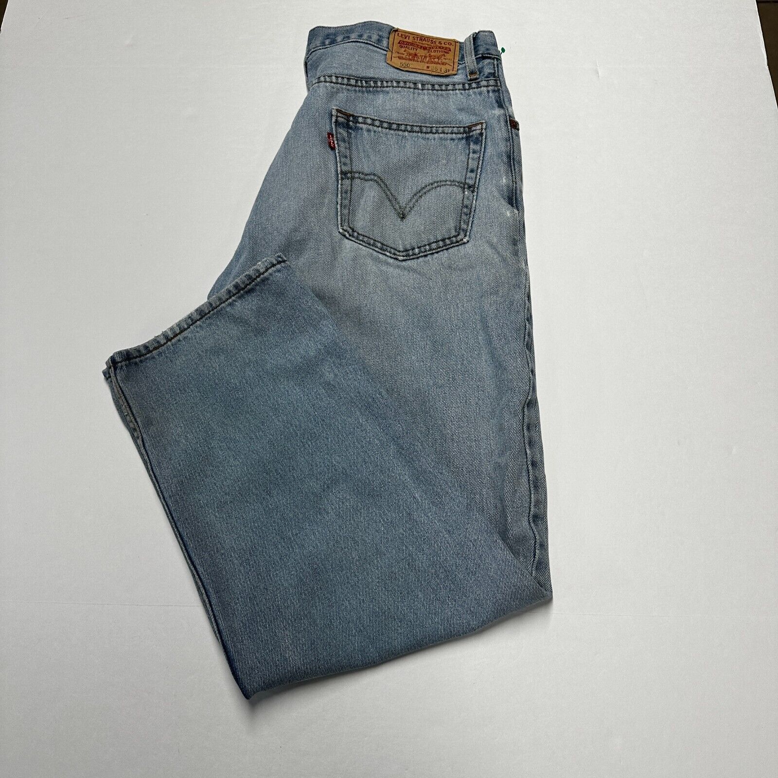 VTG Levis 550 36x31 Mens Relaxed Tapered Blue Jea… - image 1