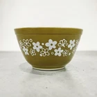 VTG 1.5 Qt Pyrex Avocado Green Spring Blossom Crazy Daisy Mixing Bowl #401 5.5"