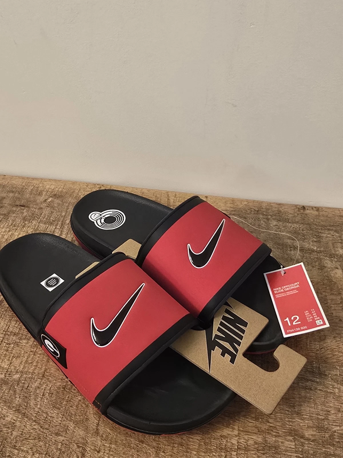 Taglia 12 Nike OffCourt Slide Georgia Bull Dogs FN4139 600 nuove US da uomo