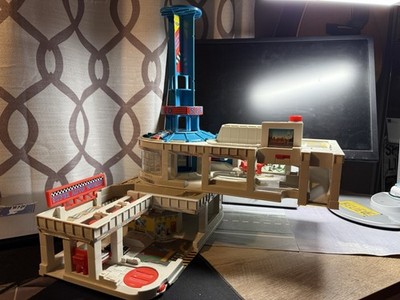 Vintage Super Auto World Micro Machines Lewis Galoob Toys Play Set Toy 1995