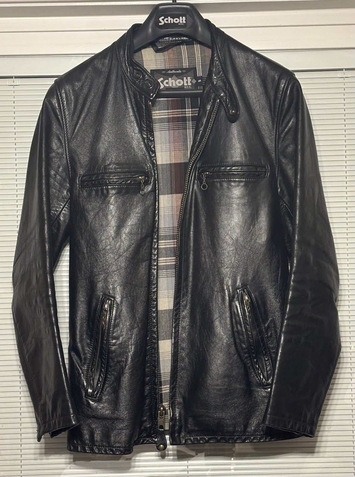 Schott NYC Black Leather Cafe Racer Jacket Men’s Small Made In USA Dean Classic