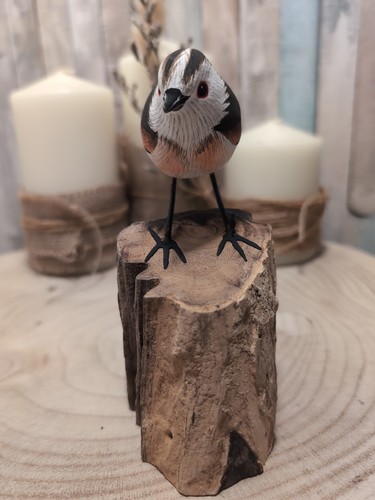 Langschwanzmeise handgeschnitzt bemalt Vogel Holzstamm Baumstumpf Holzfigur - Bild 2 von 9