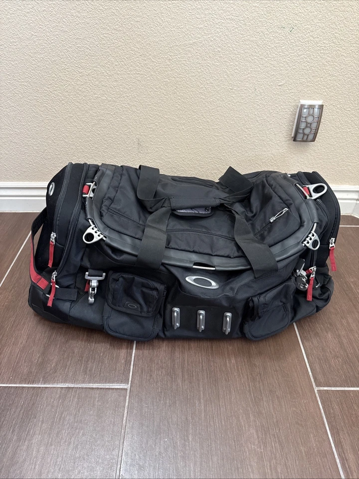 OAKLEY HOT TUB Roller DUFFEL BAG Tactical Large Travel And Kitchen Sink Backpack - Image 2 of 4