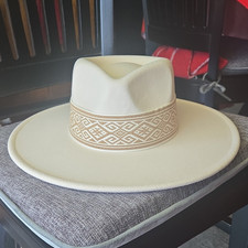 Felt Western Hat Ivory/Cream Wide Brim w/ Geometric Pattern Hatband