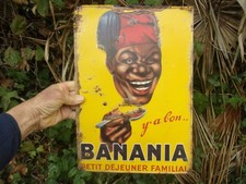 ANCIENNE ET GRANDE PLAQUE TOLE BANANIA DIMENSIONS 40 X 27,5