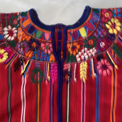 Vintage Guatemalan Huipil Poncho Textile Handwoven Fabric Embroidered Floral - Picture 9 of 9