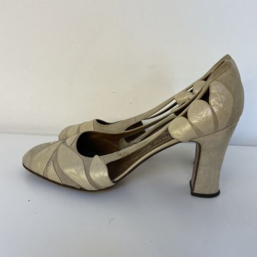 Vernon Humpage Vintage Court Heels Leather Beige Gold Block Heel Italy Size 5.5 - Picture 6 of 13