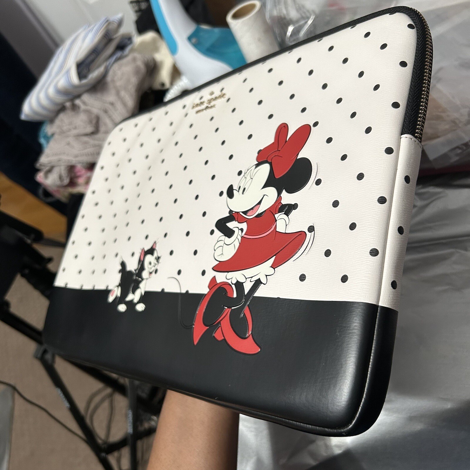 Picture 5 of 24