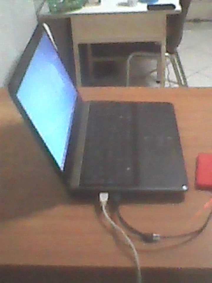 Computer portatile ASUS F50Q Color Grey Screen 15.6" Proc.Intel Core 2 Duo 2 Ghz - Immagine 3 di 4