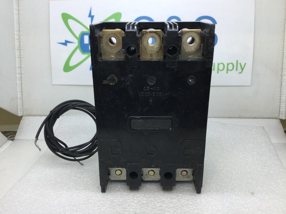 GE THQD32125ST1 125 Amp 240Vac 3 Pole THQD Circuit Breaker w/Shunt Trip