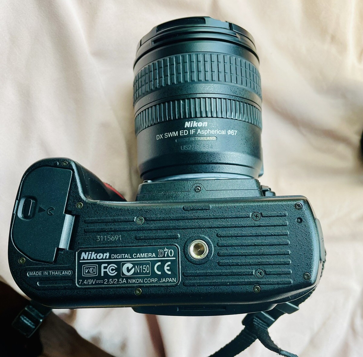 Nikon D D70 Digital Camera Kit AF-S 18-70 DX & AF70-300 ED Lense w