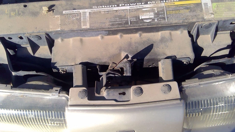 Conjunto de pestillo de capó Saturn Sw2 1991-1998 con soporte OEM Foto 3 de 4