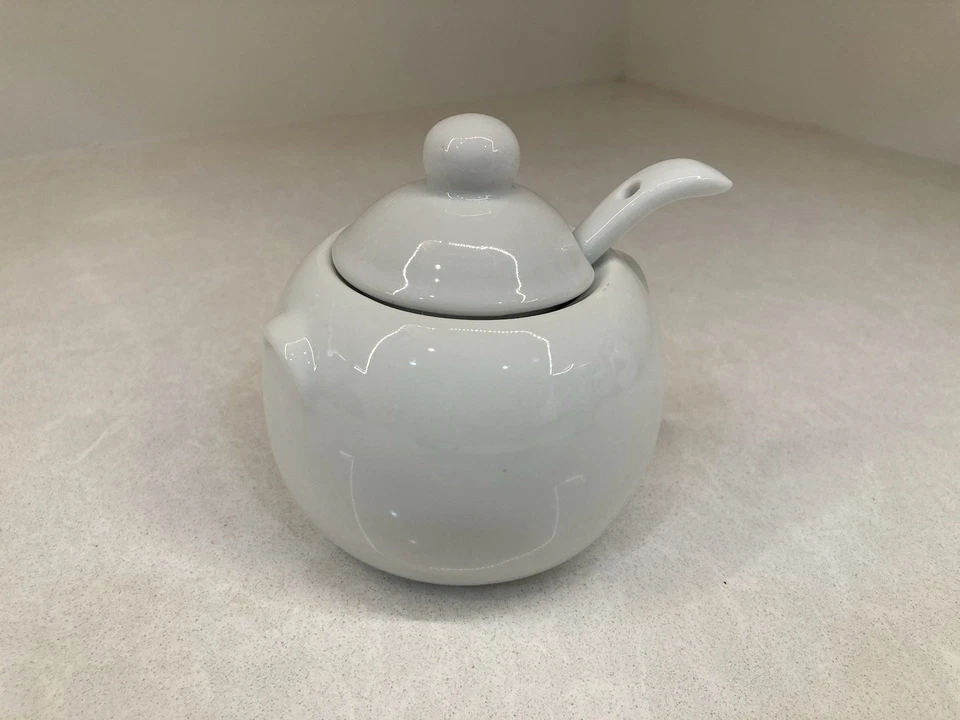 Azúcar BIA Cordon Bleu porcelana blanca con tapa y cuchara, con jarra pequeña Foto 2 de 4