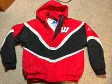 Vintage Wisconsin Badgers Apex One Jacket Medium Red Puffer  90s
