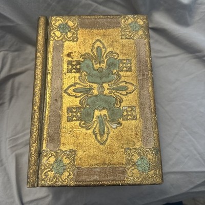 Trinket box vintage looks like books. B2