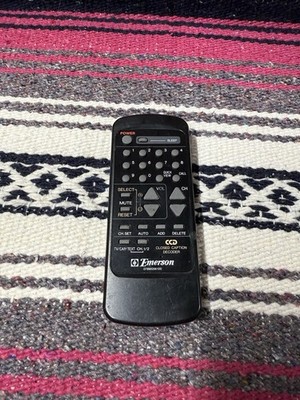 Genuine Emerson TV Remote Control 076R074040 Used - Tested