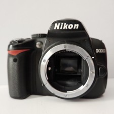 Nikon D3000 DSLR Camera Body 10.2MP w/ Battery