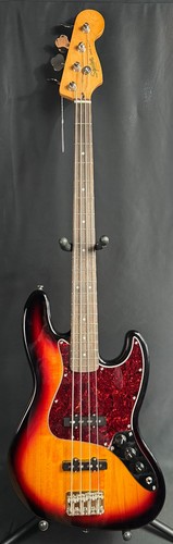 Squier Classic Vibe 60's Jazz Bass 4-String Bass Guitar 3-Tone Sunburst (759)