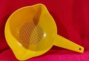 Vintage Tupperware Yellow Strainer 1200-8