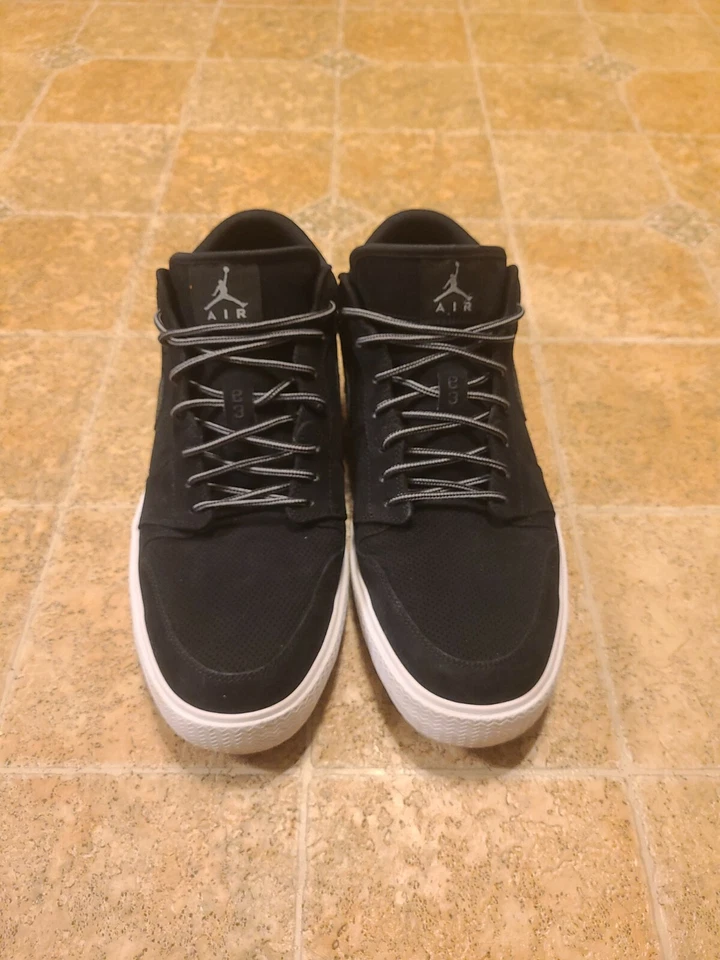 PAR PROMOCIONAL Jordan V.1 Bajo Retro Negro/Gris Frío/Blanco Hombres Zapatos Talla 13 481177-001 Foto 2 de 4