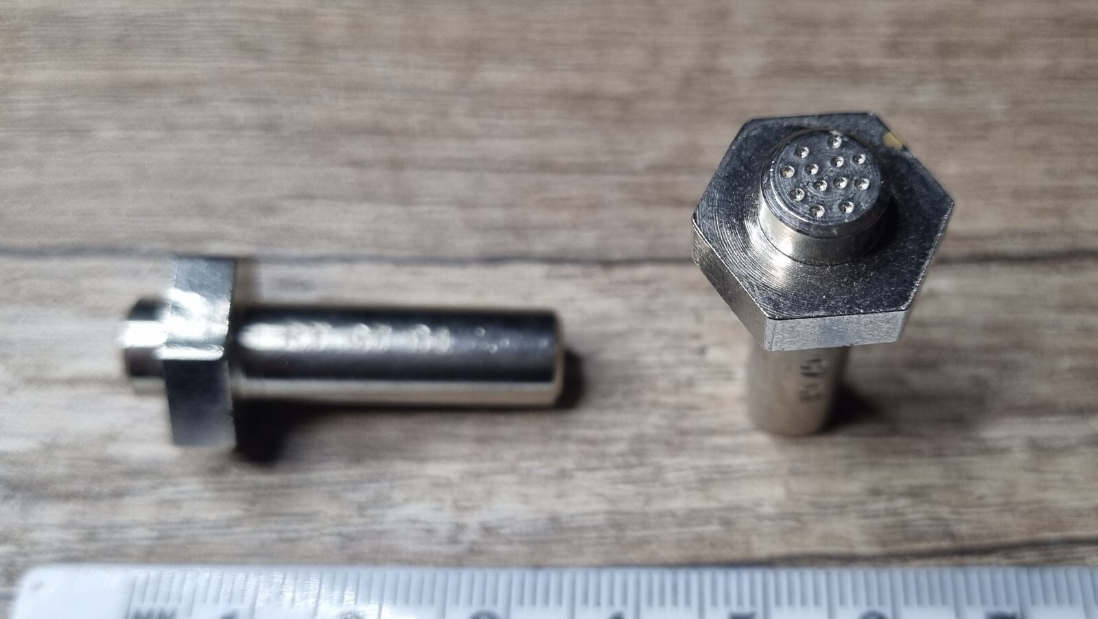 Pointe de dressage diamant URMA cylindrique avec emmanchement hexagonal YØ8 HEX