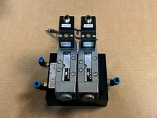 Aventics Dual Valve Island R422 003 622 R422 102 677 Pneumatic 5/2 Valve