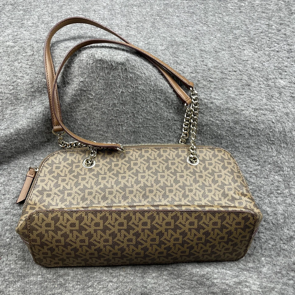 DKNY Bryant Park 顶部拉链挎包单肩包标志棕色设计师全印花 — 第 2/4 张图片