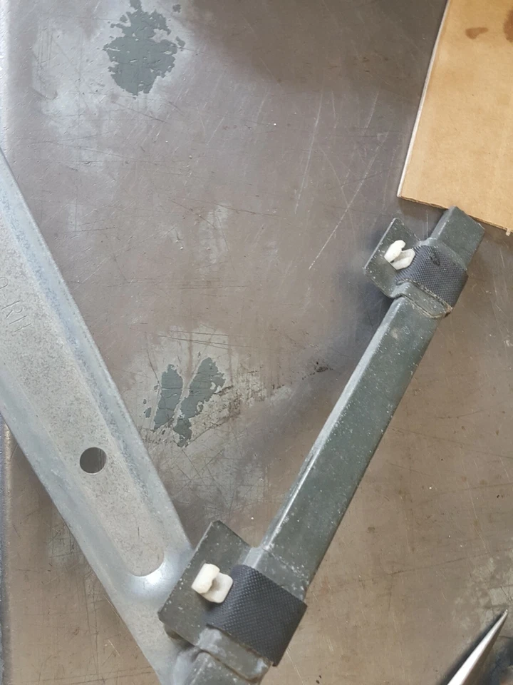 ISUZU 2001 NPR Right Passenger Front Door Regulator Used with motor - Image 4 of 4