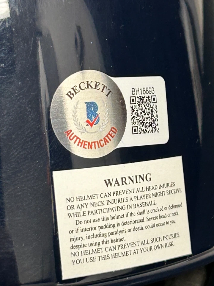 Mini casco de béisbol firmado por Colby Rasmus EE. UU. CERTIFICADO DE AUTENTICIDAD BAJO Foto 3 de 4
