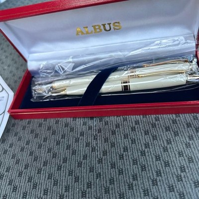 ALBUS fountain pen white red case #9b83f3