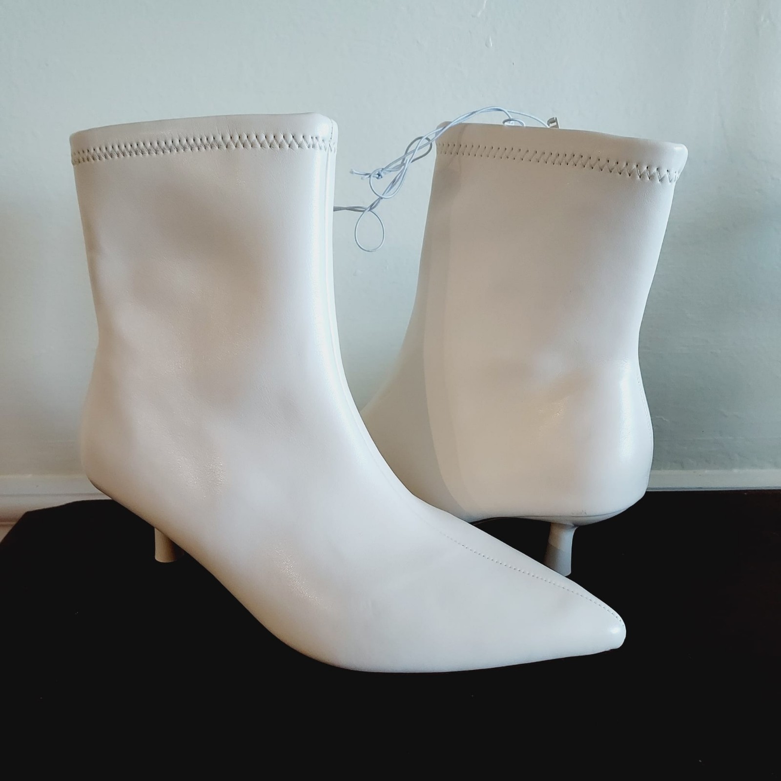 Sz 6.5 A New Day Women's White Lonnie Kitten Heel Stretch Ankle Boots NWT