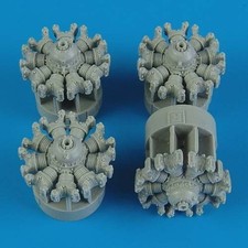 Quickboost 1/72 B-17G Flying Fortress Engines...