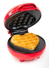 NOSTALGIA MyMini HEART 5'' Waffle Maker Red BRAND NEW