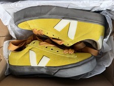 Veja Campo Bold Suede Shoes Liquor Pierre  ( Brand new in the original box )