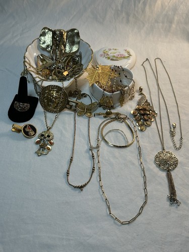 Vintage goldfarbenes Modeschmuck Konvolut: goldfarbene mystische Eule & Pfau - Bild 3 von 24