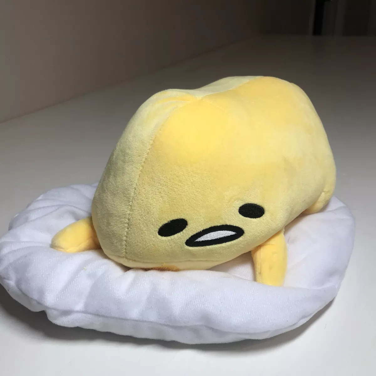 Sanrio Gudetama Character Talking Plush Push On Back Talks Butt Wiggles