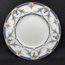 Royal Worcester Rosemary Dinner Plates 10 5/8...