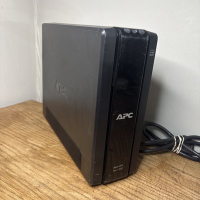 APC Back UPS XS 1500 10 Outlet Uninterruptable Power Supply BATTERIES READ!!
