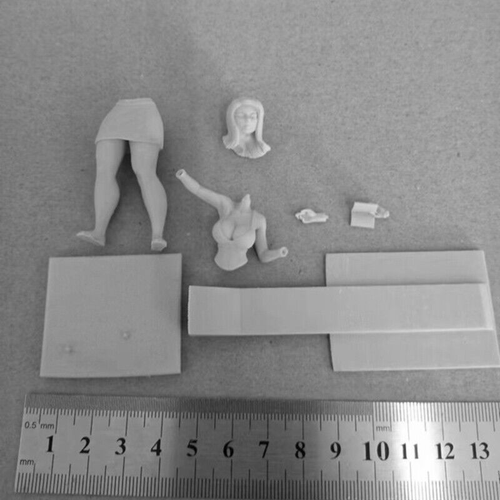 Serious Teacher Full Resin Figure Model Kit 1/24 Scale Unpainted Unassembled - Picture 3 of 5