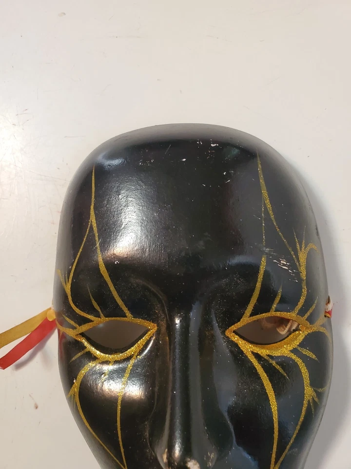 Máscara facial colgante de pared hecha a mano de cerámica de porcelana pintada a mano - arte decorativo Foto 3 de 3