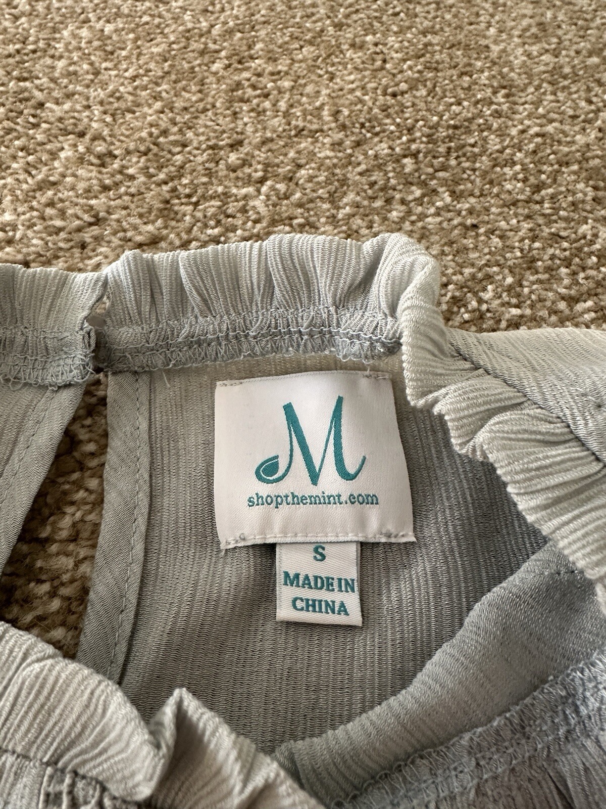 SHOP THE MINT Blouse Mint Size Small Basic Short … - image 2