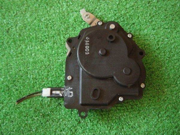 MAZDA MPV LY3P Genuine Sliding door lock release motor RH L206-72