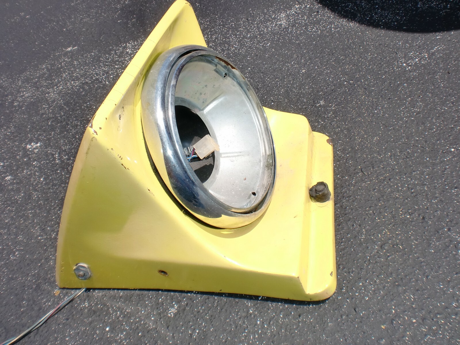 1977 LOTUS ELITE DRIVER SIDE FACTORY HEADLIGHT POD ASSEMBLY OEM