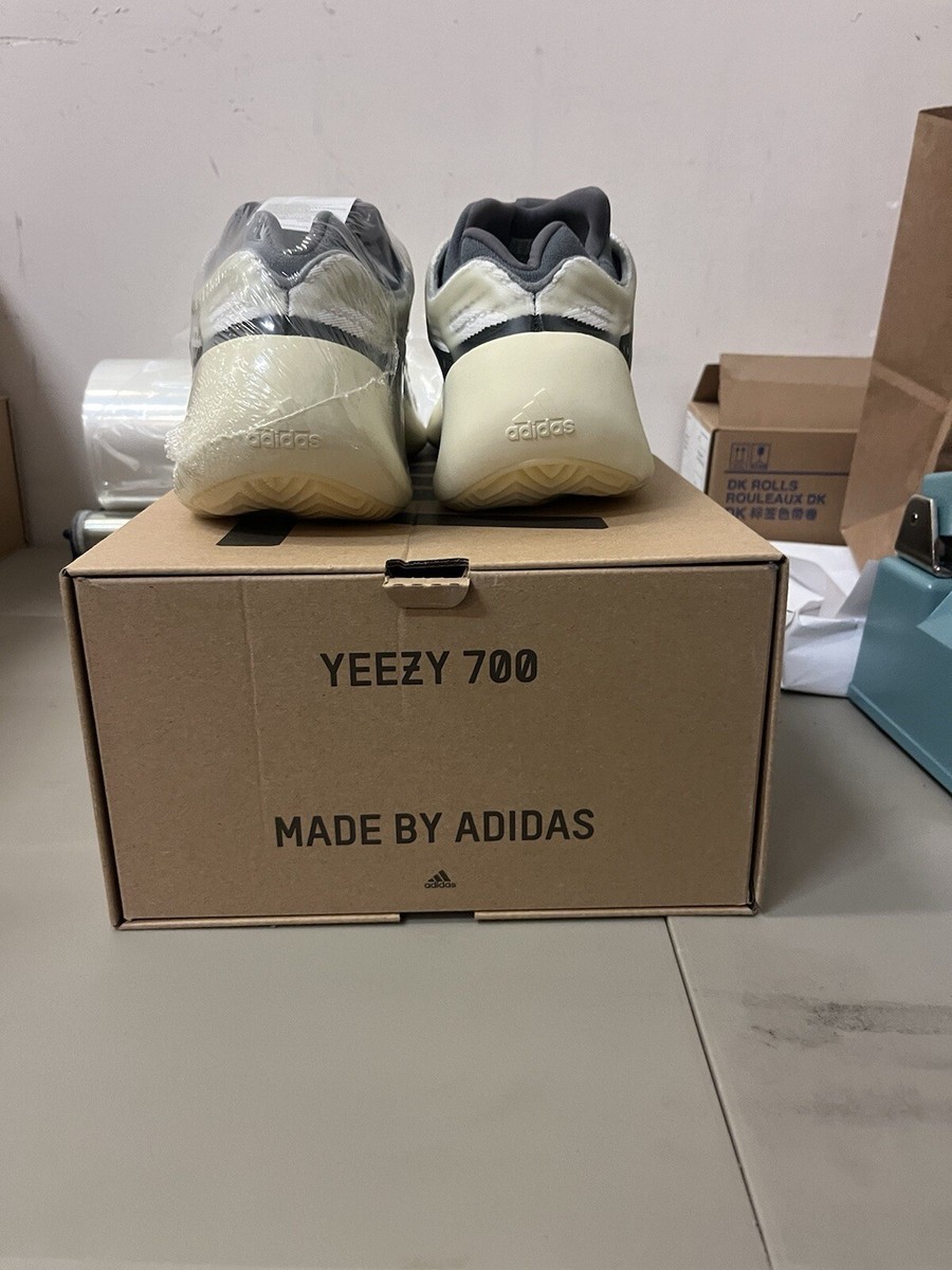 ID1674] Mens Adidas Yeezy 700 V3 ' Fade Salt' Size 13 | eBay