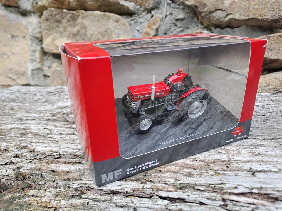 Miniature Agricole Massey Fergusson MF. Echelle 1:32 Universal Hobbies  - Photo 2/4
