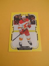 Rasmus Andersson 25-26 OPC Yellow Parallel Card Calgary Flames