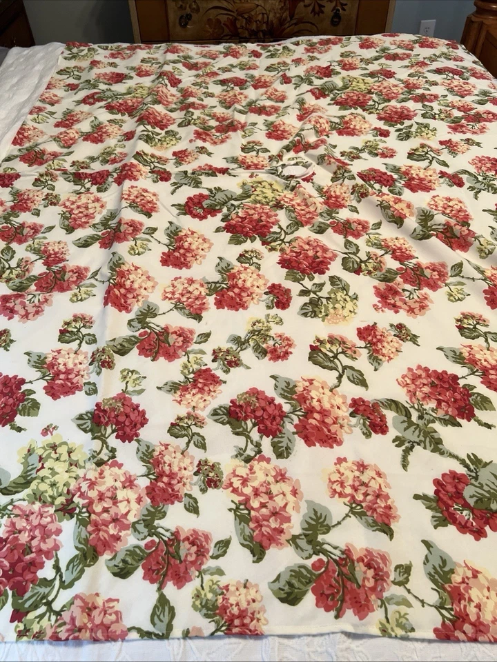 Waverly Tablecloth Outdoor Table Umbrella Fit w/ Zipper 67”L X 51W & 4 Placemats - Image 2 of 4