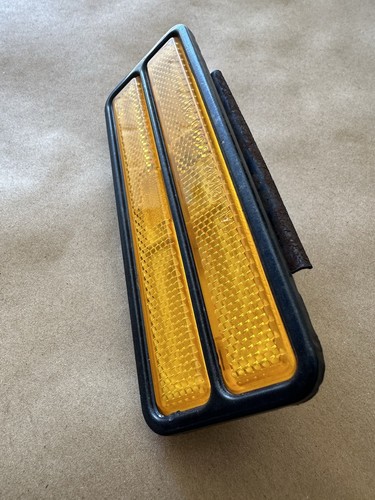 1978 - 1981 Camaro Front Side Marker Trim Light Marker Trims Original GM RH Z28 - Picture 2 of 6