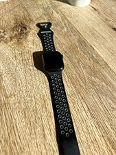 Apple Watch Series 8 GPS + Cellular Unlocked 45mm Black Aluminium, 32GB